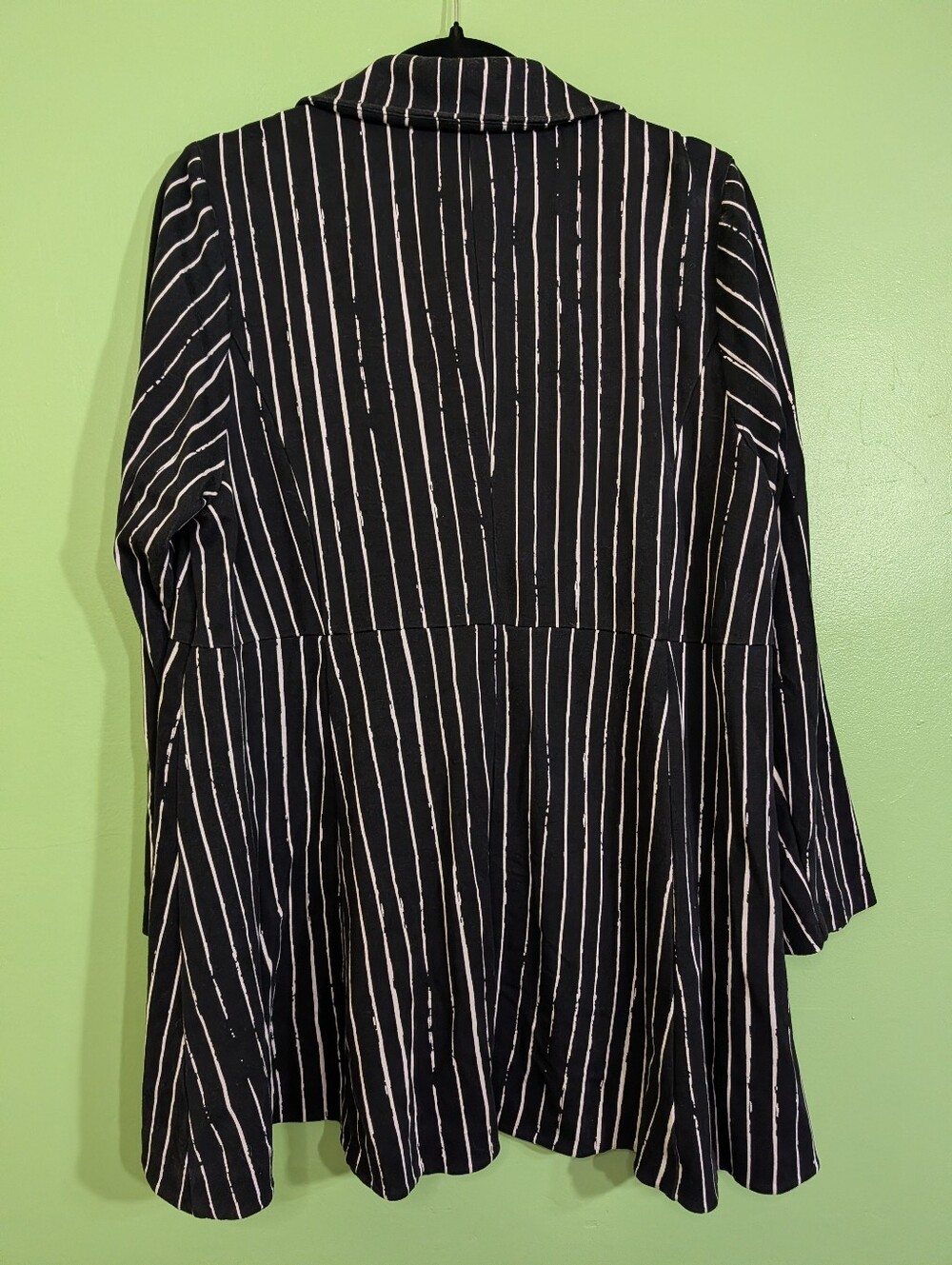 🖤 Disney Tim Burton’s The Nightmare Before Christmas Pinstripe Suit Set Sz 1/2 - Picture 7 of 15